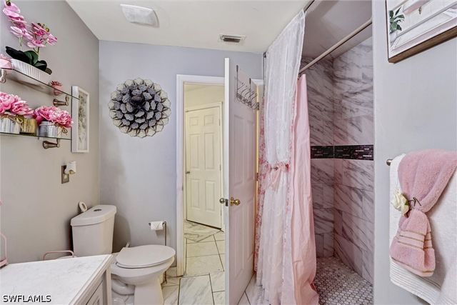 18330 Beauty Berry CT, Lehigh Acres, FL 33972