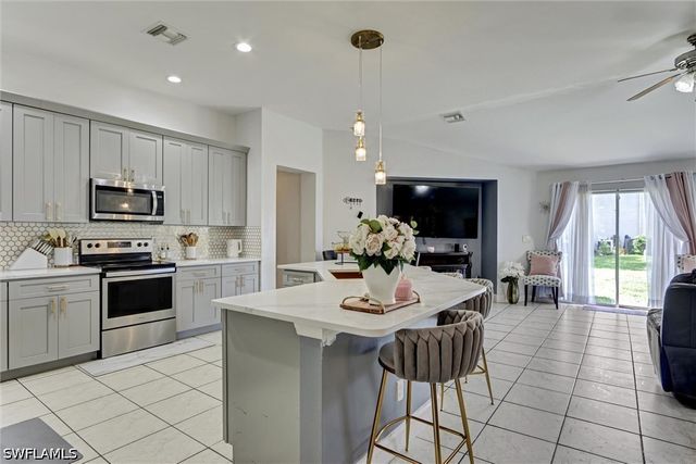 18330 Beauty Berry CT, Lehigh Acres, FL 33972