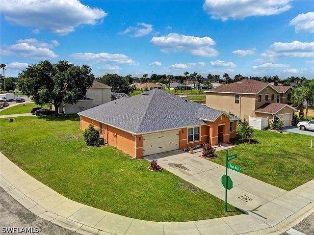 18330 Beauty Berry CT, Lehigh Acres, FL 33972
