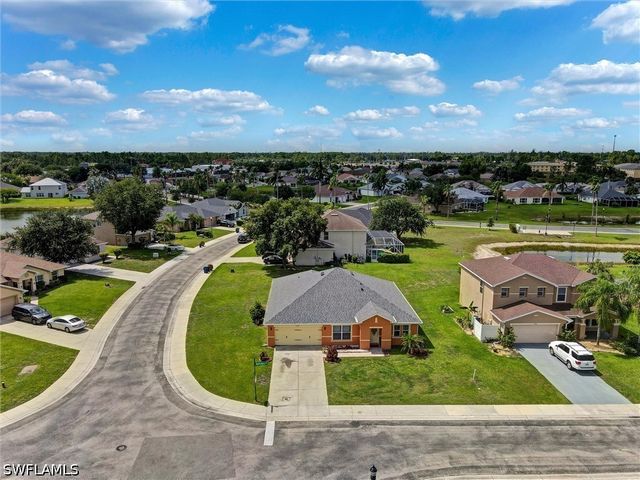 18330 Beauty Berry CT, Lehigh Acres, FL 33972