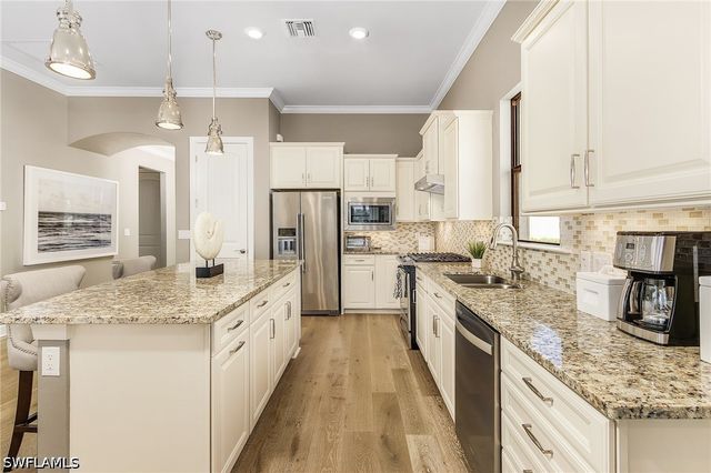 9248 Cormorant DR, Naples, FL 34120