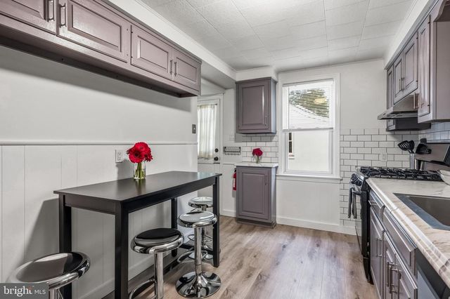 6 WHITMAN AVE, Cherry Hill, NJ 08002