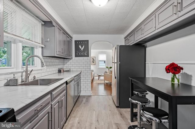 6 WHITMAN AVE, Cherry Hill, NJ 08002