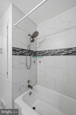 6 WHITMAN AVE, Cherry Hill, NJ 08002