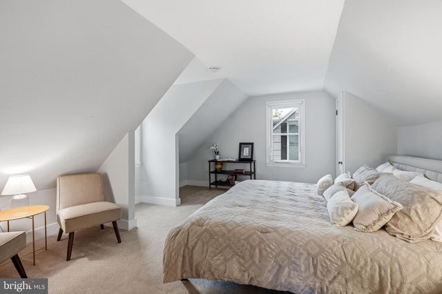 6 WHITMAN AVE, Cherry Hill, NJ 08002