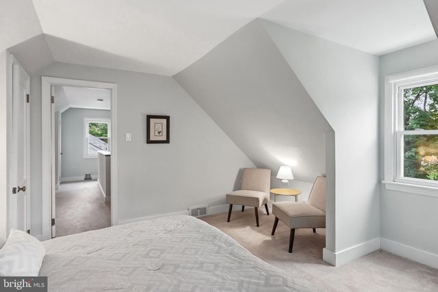 6 WHITMAN AVE, Cherry Hill, NJ 08002