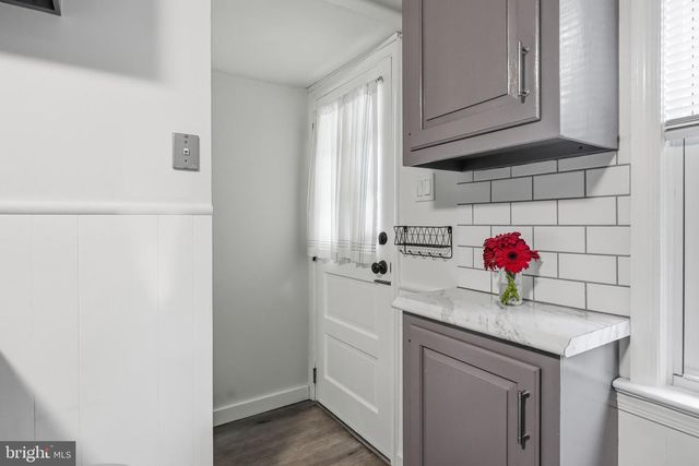 6 WHITMAN AVE, Cherry Hill, NJ 08002