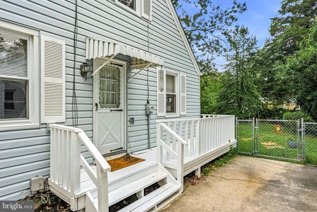 6 WHITMAN AVE, Cherry Hill, NJ 08002