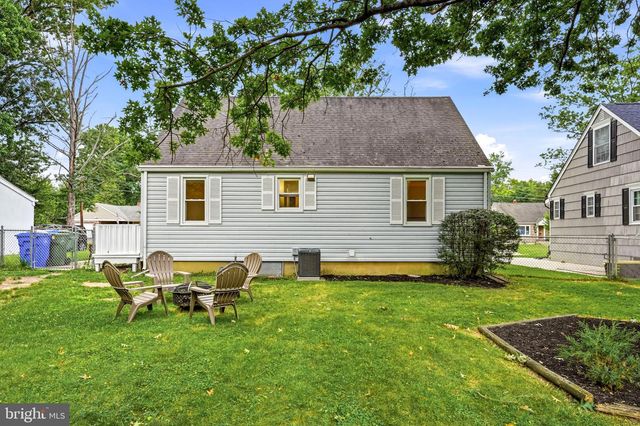 6 WHITMAN AVE, Cherry Hill, NJ 08002