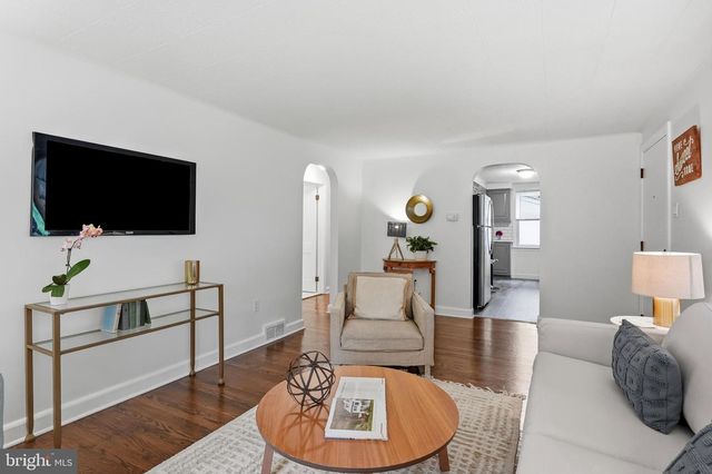 6 WHITMAN AVE, Cherry Hill, NJ 08002