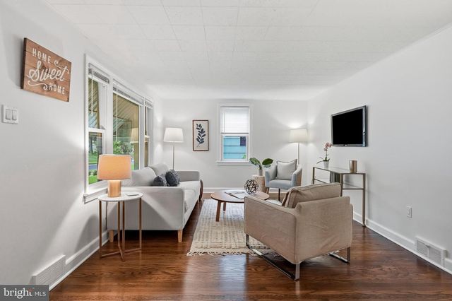 6 WHITMAN AVE, Cherry Hill, NJ 08002