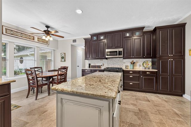 2907 Prairie Hill Court, Houston, TX 77059