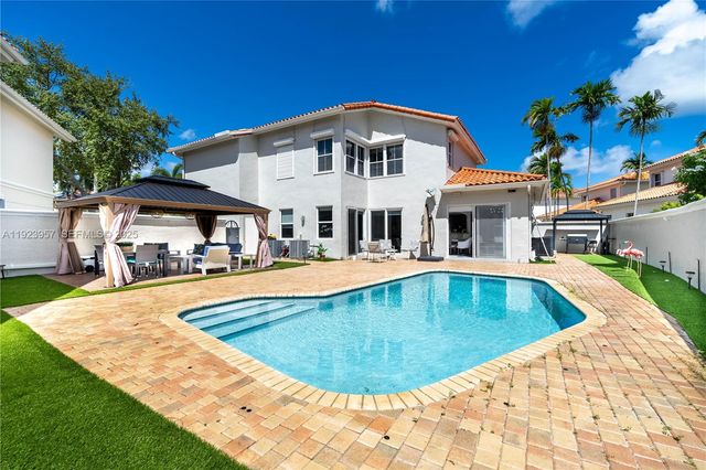 1547 Mariner Way, Hollywood, FL 33019