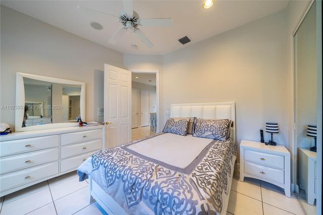 1547 Mariner Way, Hollywood, FL 33019