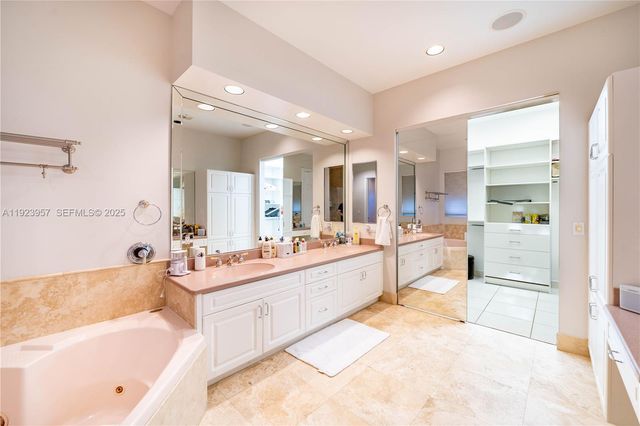 1547 Mariner Way, Hollywood, FL 33019