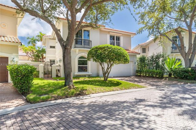 1547 Mariner Way, Hollywood, FL 33019
