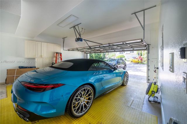 1547 Mariner Way, Hollywood, FL 33019