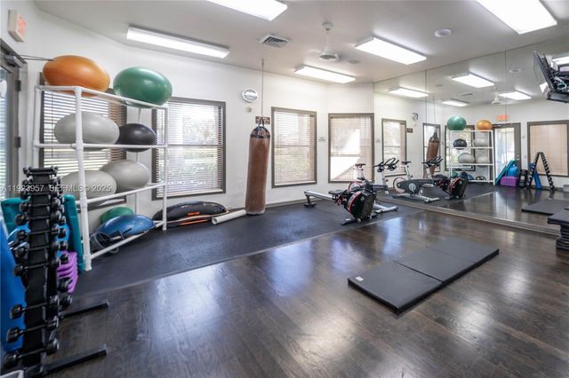 1547 Mariner Way, Hollywood, FL 33019