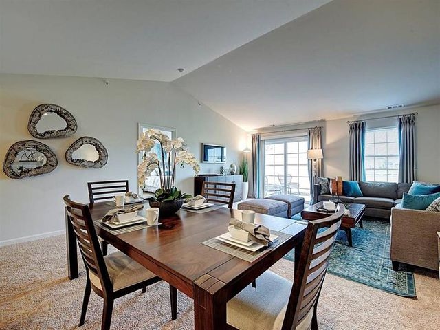 4237 Pond Willow Road, Naperville, IL 60564