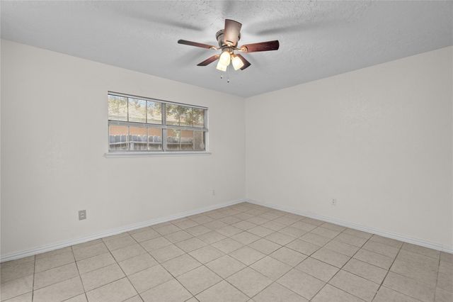 2716 2nd Avenue N, Texas City, TX 77590