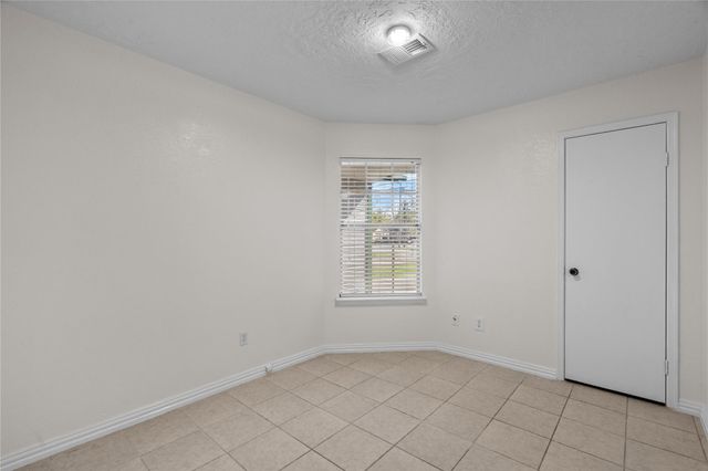 2716 2nd Avenue N, Texas City, TX 77590