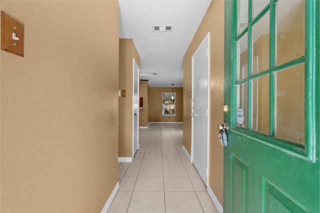 2716 2nd Avenue N, Texas City, TX 77590