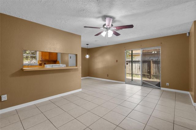 2716 2nd Avenue N, Texas City, TX 77590