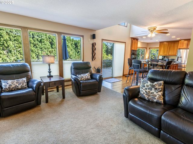 4050 SERANGO Ct, West Linn, OR 97068