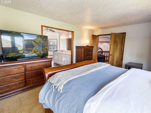 4050 SERANGO Ct, West Linn, OR 97068