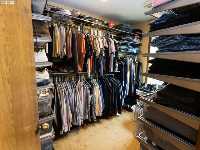 4050 SERANGO Ct, West Linn, OR 97068