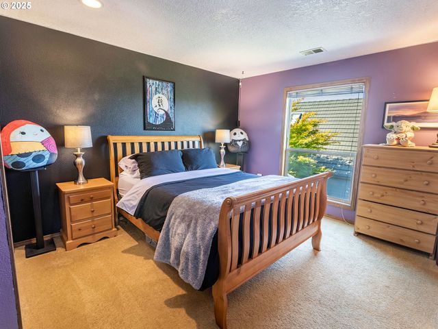 4050 SERANGO Ct, West Linn, OR 97068