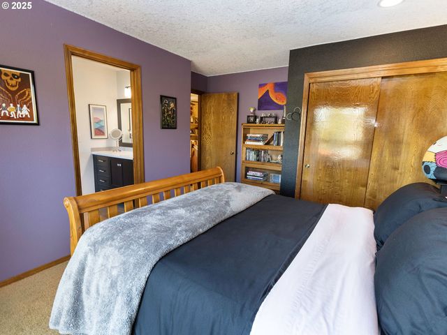 4050 SERANGO Ct, West Linn, OR 97068