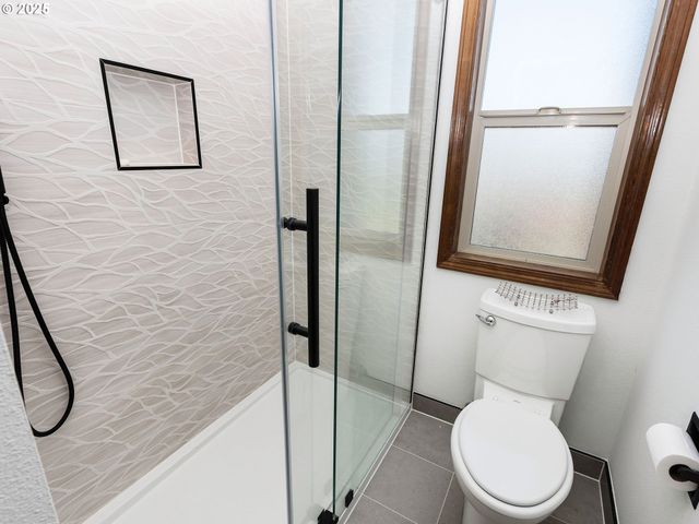 4050 SERANGO Ct, West Linn, OR 97068