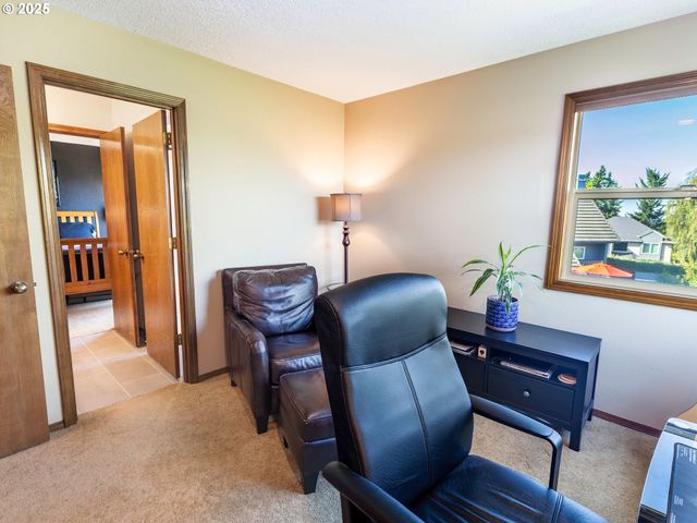 4050 SERANGO Ct, West Linn, OR 97068