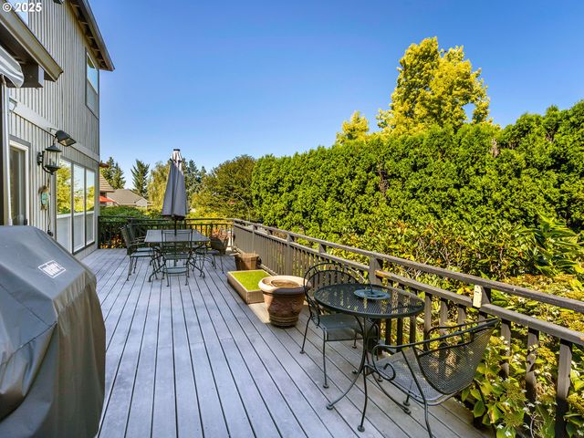 4050 SERANGO Ct, West Linn, OR 97068