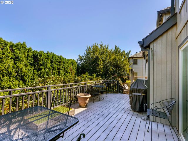 4050 SERANGO Ct, West Linn, OR 97068