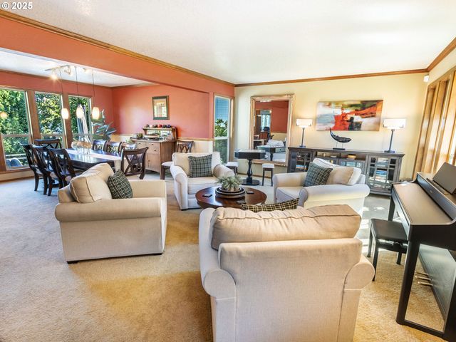 4050 SERANGO Ct, West Linn, OR 97068