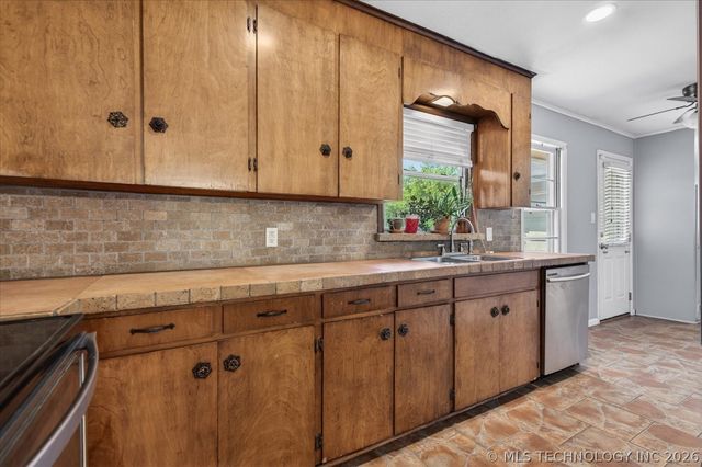 129 Fleetwood Place, Bartlesville, OK 74006