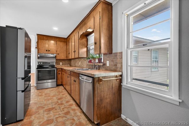 129 Fleetwood Place, Bartlesville, OK 74006