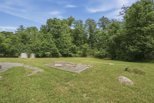 61 Flagg Swamp Rd, Freetown, MA 02717