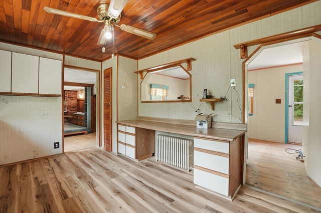 61 Flagg Swamp Rd, Freetown, MA 02717