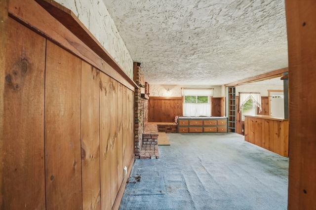 61 Flagg Swamp Rd, Freetown, MA 02717