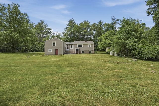 61 Flagg Swamp Rd, Freetown, MA 02717