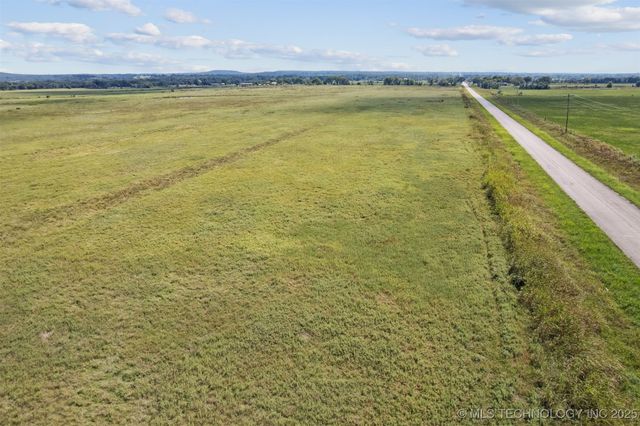 S 170 Road, Henryetta, OK 74437