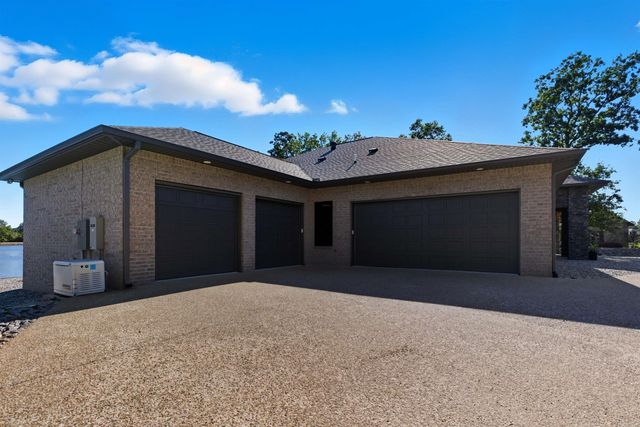 53 Maravilla Way, Hot Springs Village, AR 71909