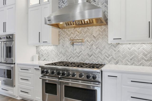 53 Maravilla Way, Hot Springs Village, AR 71909