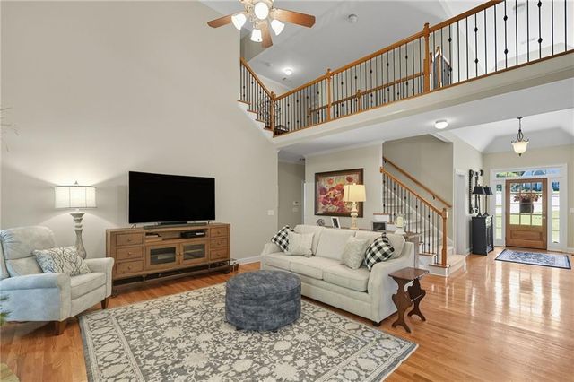 208 N Ridgeview Court, Canton, GA 30115