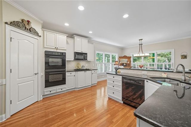 208 N Ridgeview Court, Canton, GA 30115