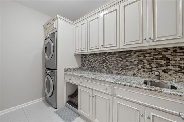 208 N Ridgeview Court, Canton, GA 30115