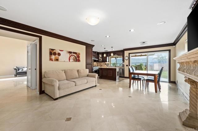 2450 Sawgrass St, El Cajon, CA 92019